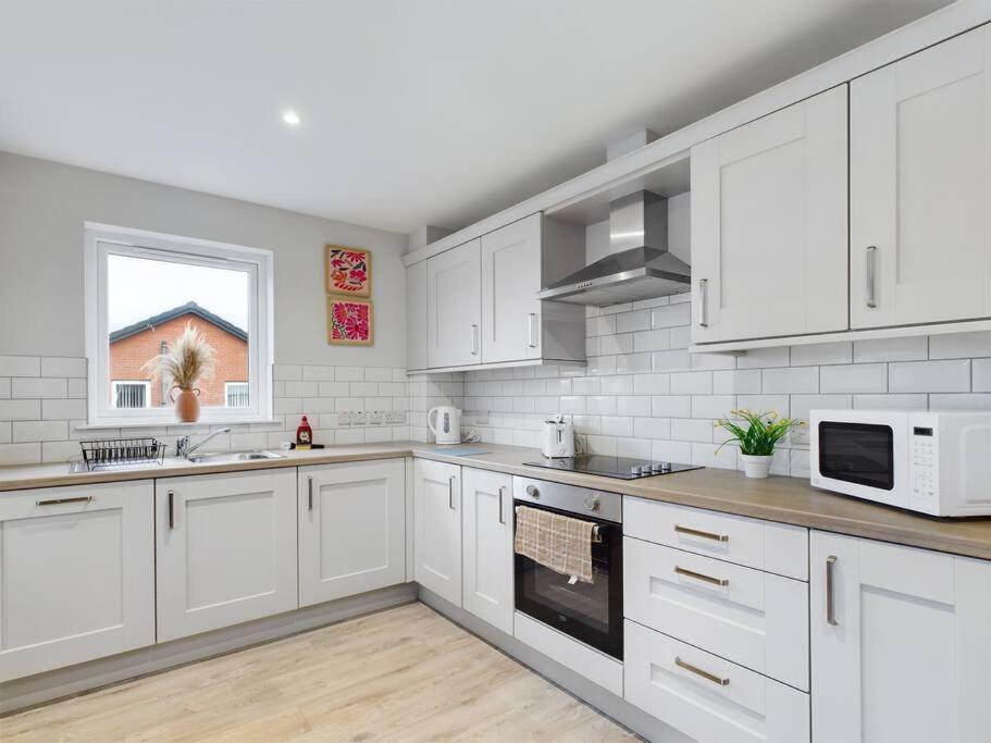 Contemporary 2-Bedroom Apartment Belfast Eksteriør bilde